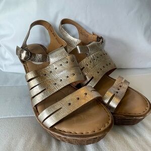 Born Champagne Gold leather Wedge Sandal size 7